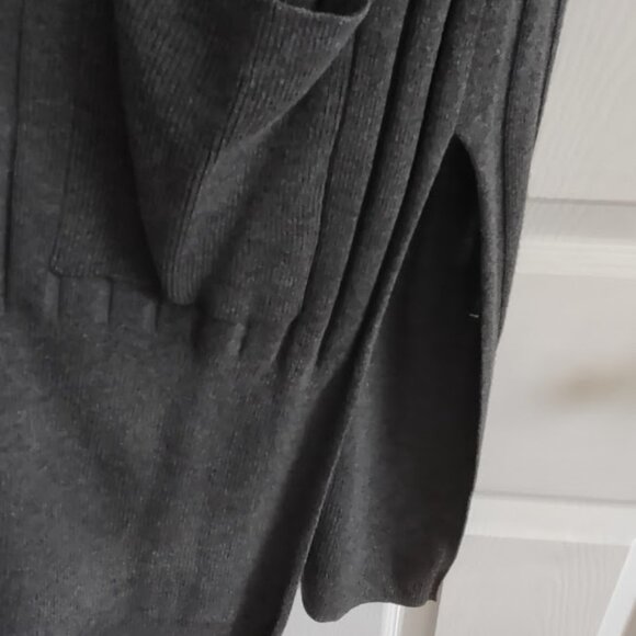 Calf Length Knit Sleeveless Sweater - Picture 3 of 6